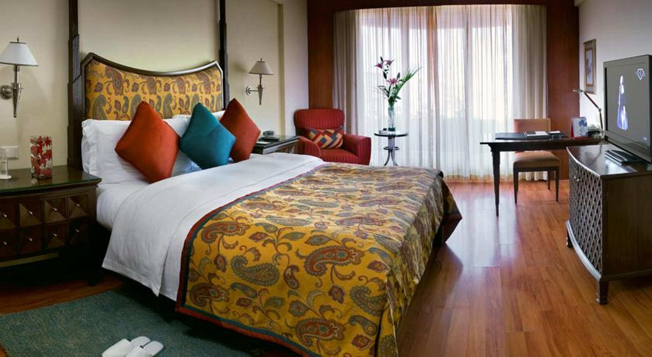 The Lalit Mumbai Hotel Екстериор снимка A room at the Taj Bengal