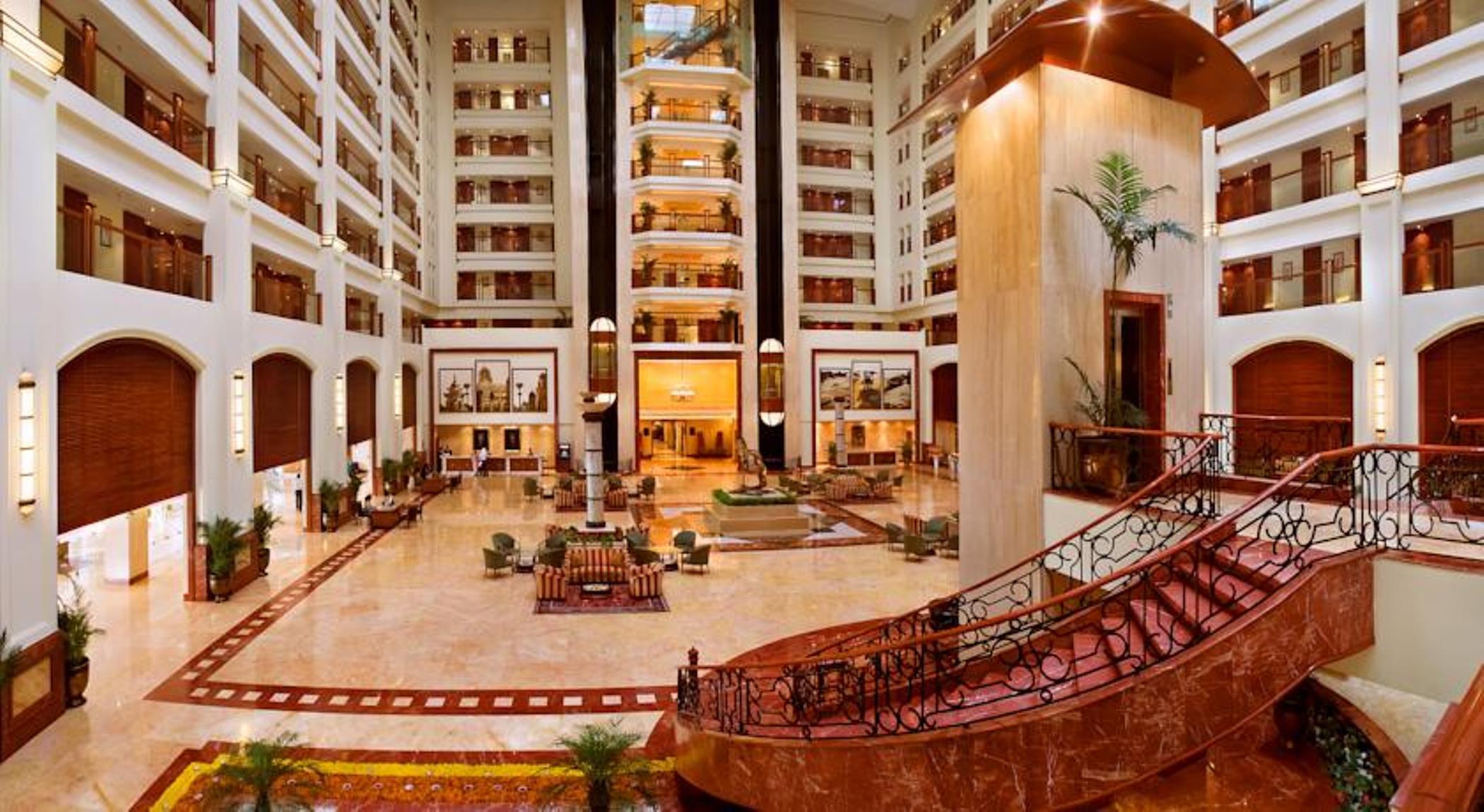 The Lalit Mumbai Hotel Интериор снимка The lobby of the Taj Bengal
