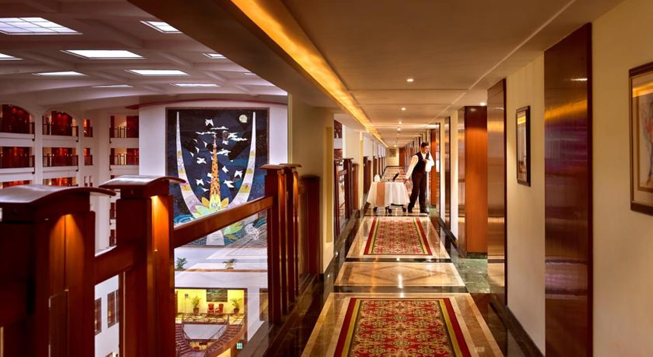 The Lalit Mumbai Hotel Екстериор снимка Interior of the hotel