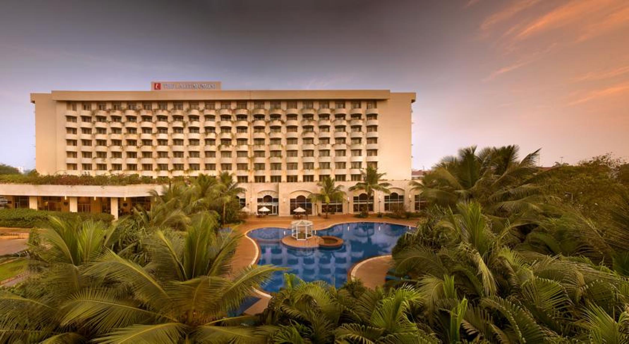 The Lalit Mumbai Hotel Екстериор снимка The Royal
