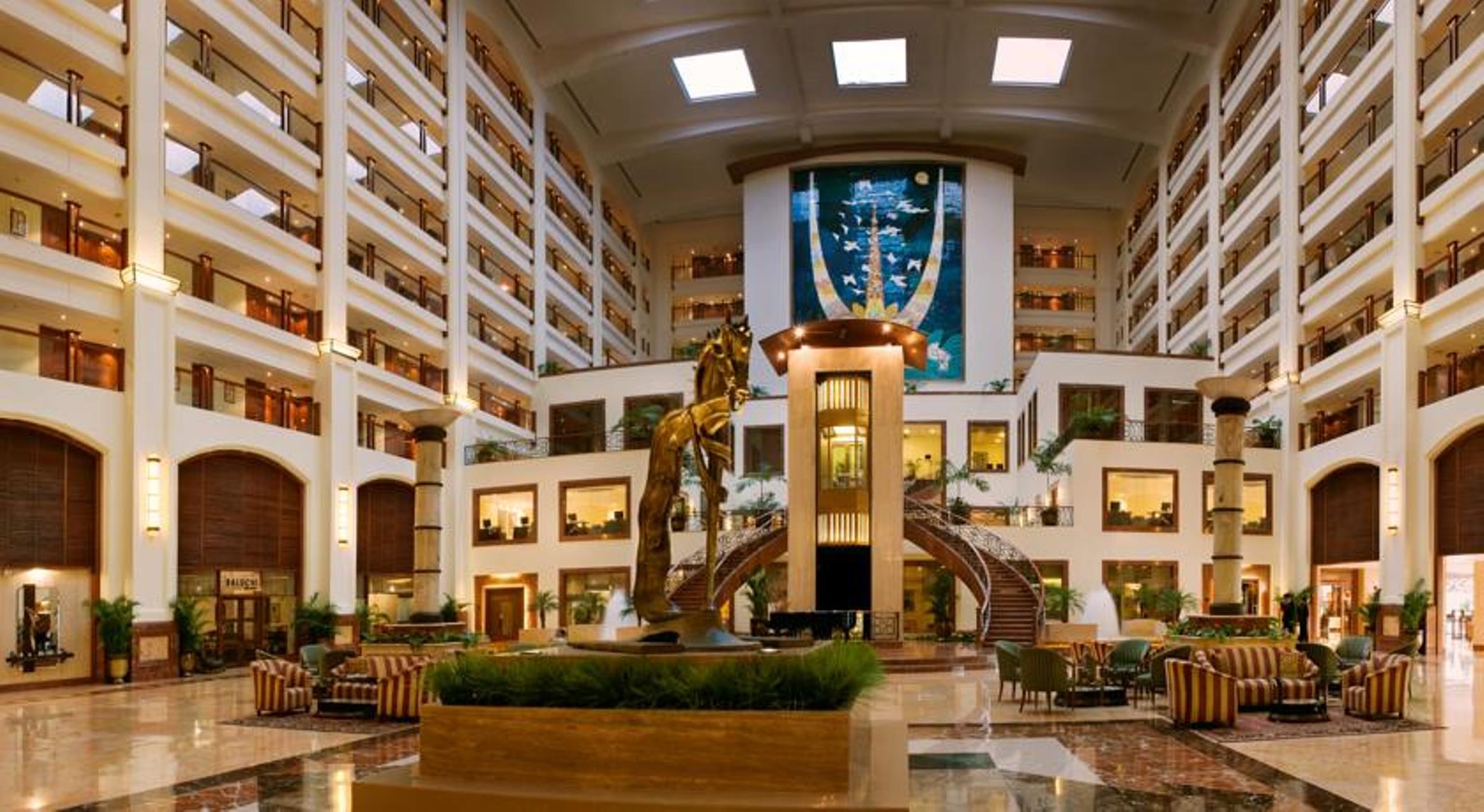 The Lalit Mumbai Hotel Екстериор снимка The interior of the hotel