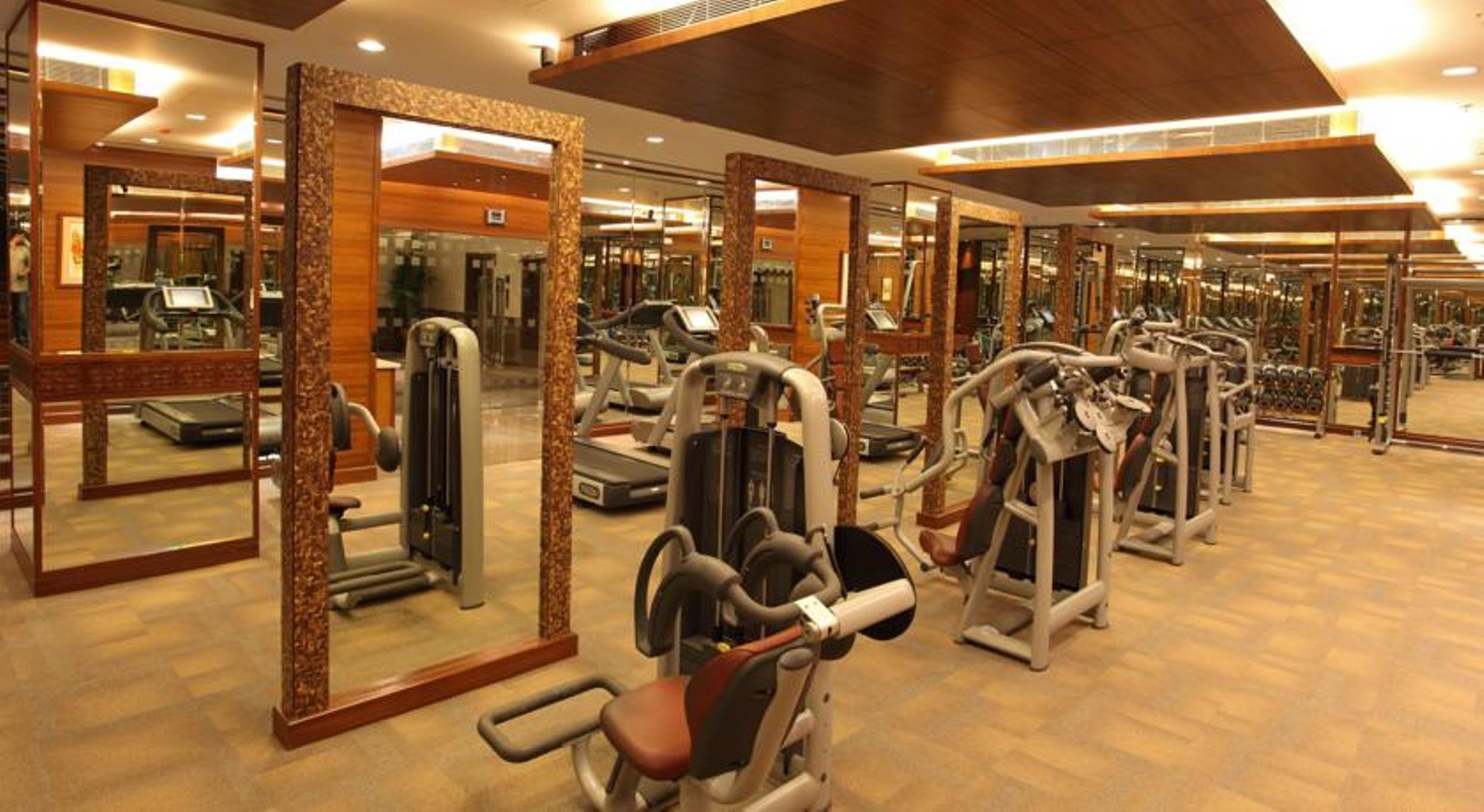 The Lalit Mumbai Hotel Екстериор снимка The gym at the Taj Mahal Palace