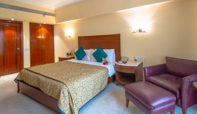 The Lalit Mumbai Hotel Екстериор снимка A room at the hotel