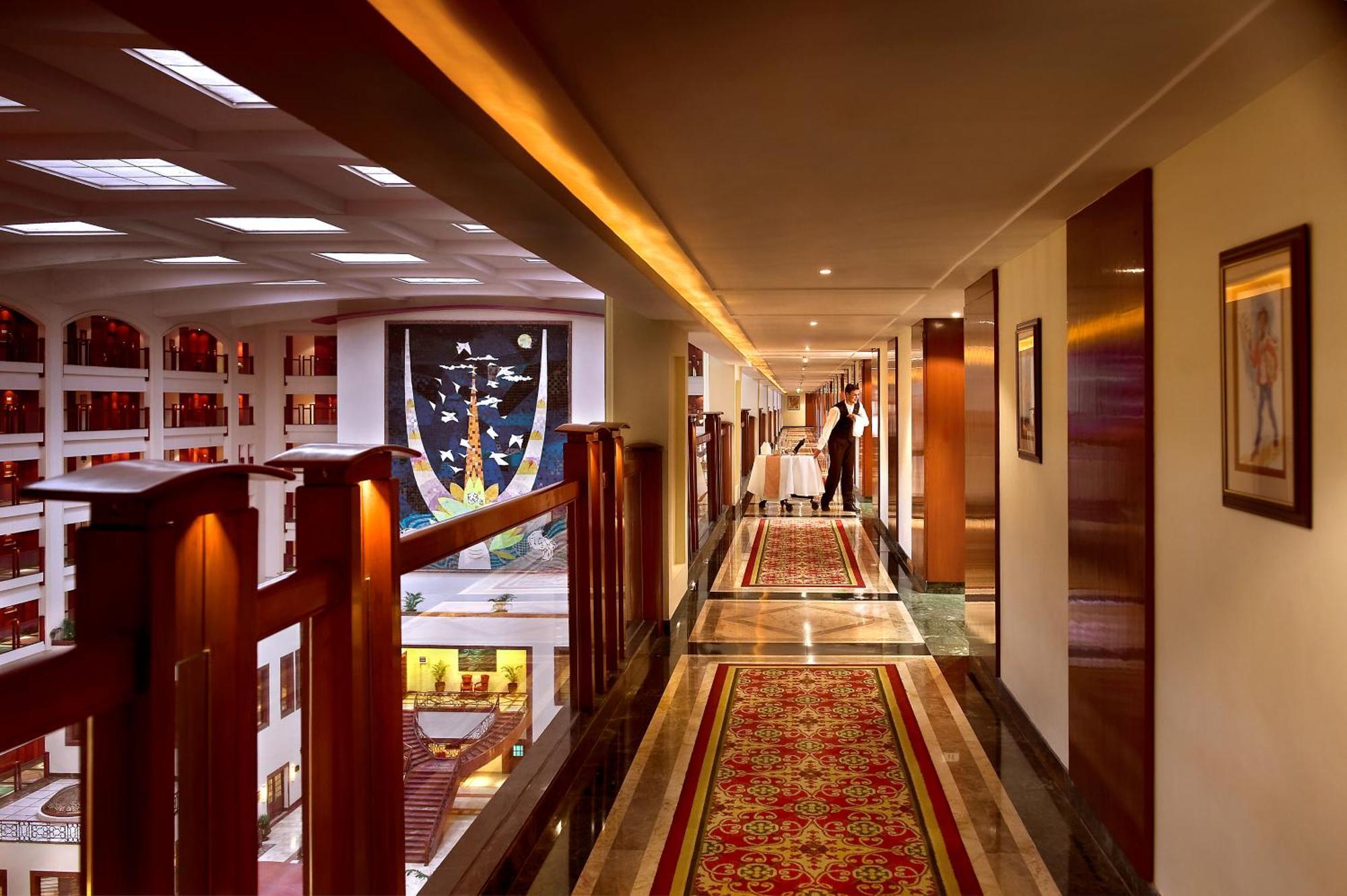The Lalit Mumbai Hotel Екстериор снимка The Oberoi, Mumbai
