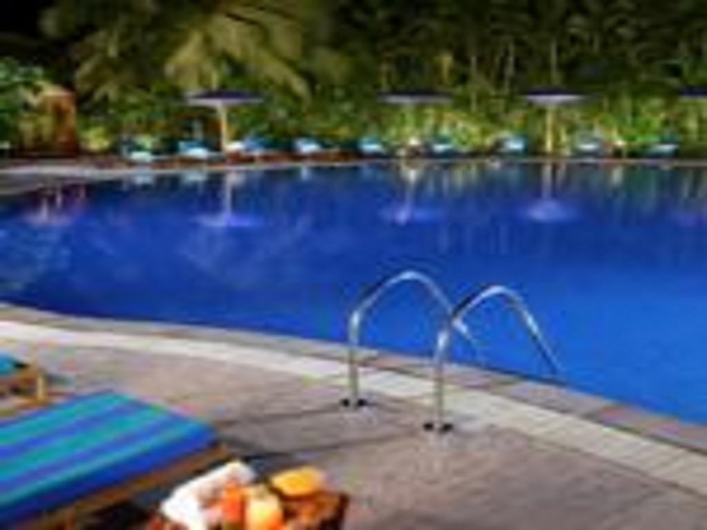 The Lalit Mumbai Hotel Съоръжения снимка The pool at the hotel