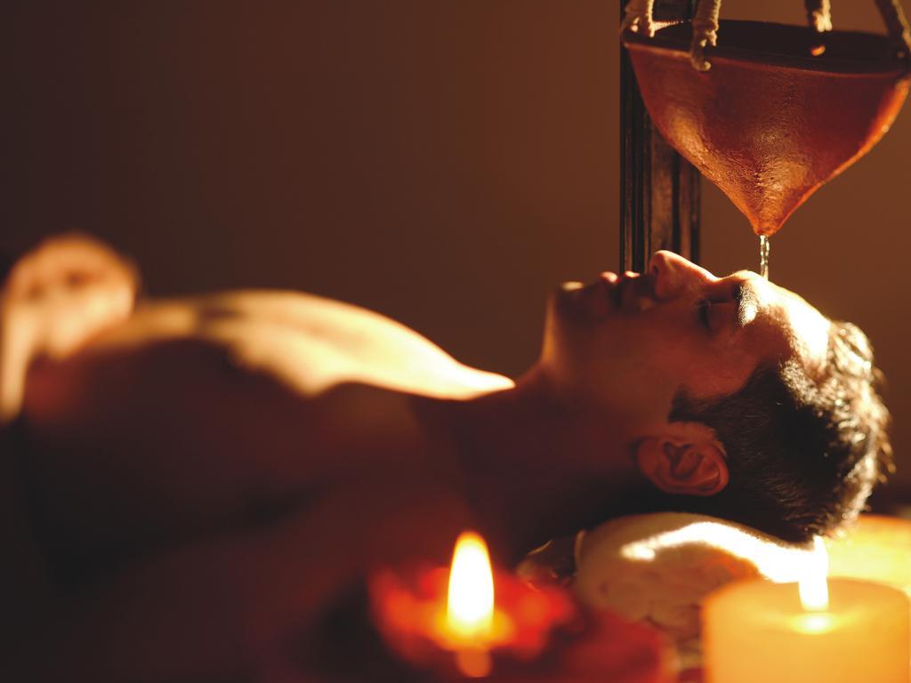The Lalit Mumbai Hotel Екстериор снимка Ayurvedic treatment