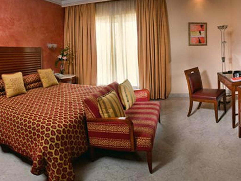 The Lalit Mumbai Hotel Стая снимка A room at the hotel