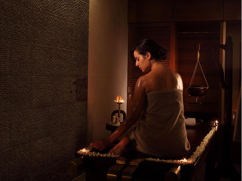 The Lalit Mumbai Hotel Екстериор снимка Ayurvedic spa